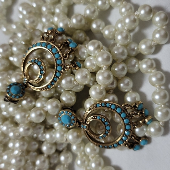 Vintage KENNETH JAY LANE Chandelier Earrings - Picture 4 of 5